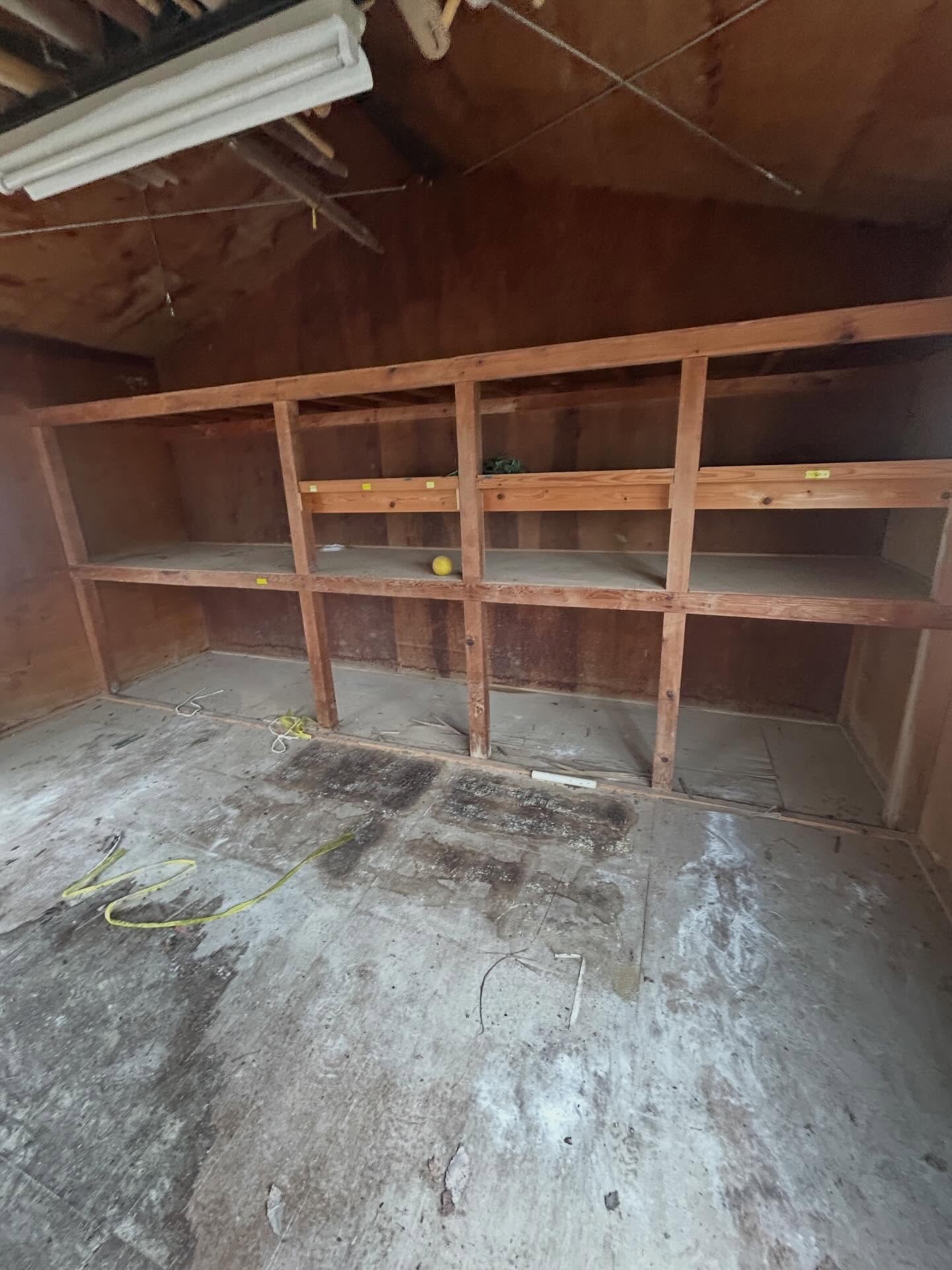 プレハブ小屋を鶏小屋に